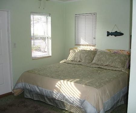 Knolls Court Motel Matlacha Bagian luar foto