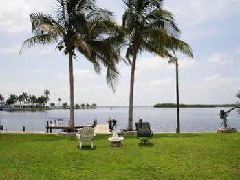 Knolls Court Motel Matlacha Bagian luar foto